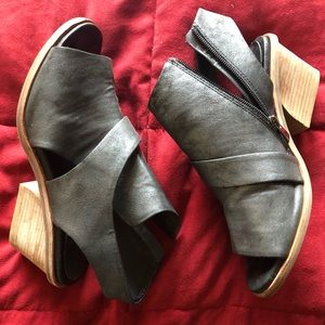 Antelope sling back black sandals/pumps/booties.